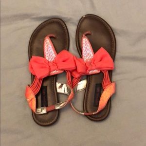 Coral bow sandals